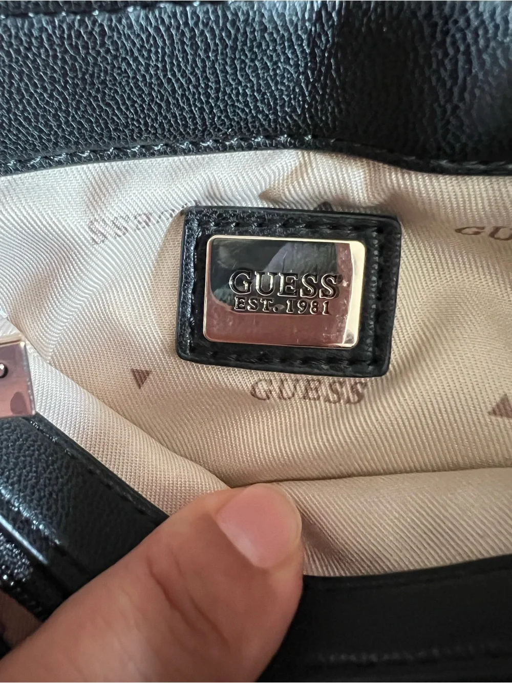 Guess quilted crossbody